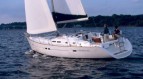Beneteau 423 sailing yacht